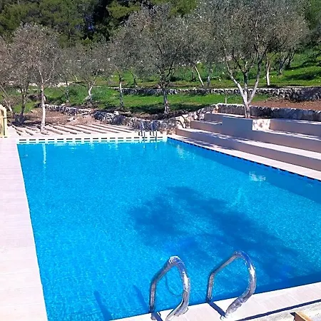 Mitos Hotel 4*