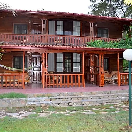 Mitos Hotel 4*